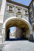 Catania - via Crociferi, arco di San Benedetto 