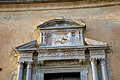 Enna - il Duomo Maria Santissima della Visitazione, Porta Sottana. 