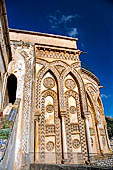 Monreale Cattedrale di Santa Maria Nuova. La ricca decorazione esterna delle absidi. 