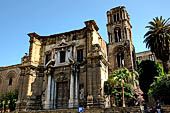 Palermo - Chiesa si S. Maria dell'Ammiraglio o della Martorana. Facciata della chiesa barocca frutto dell'ampliamento del XVI secolo. 