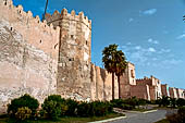 Sfax, le mura della medina nei pressi di Bab Diwan, la torre esagonale con funzione di contrafforte. 