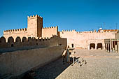 Sfax, la kasbah. La lunga scalinata che sale ai bastioni. 