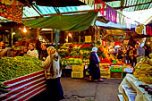 Tunisi, il mercato centrale. 