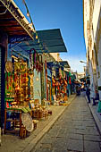 Tunisi, la medina, rue jemaa zitouna. 