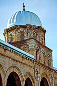 Tunisi, la medina. Jam ez-Zitouna (la grande moschea), la cupola al di sopra della sala della preghiera. 