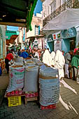 Tunisi, la medina, souk el belat. 