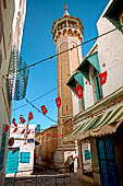 Tunisi, la medina, il minareto della moschea di Hammouda Pacha in rue Sidi Ben Arous. 