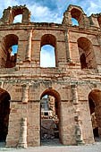 L'anfiteatro romano di El Jem. Dettaglio di uno degli ingresso della facciata. 