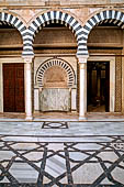 Kairouan, la medina. La Zauia di Sidi el Ghariani, il cortile principale. 