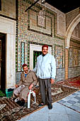 Kairouan, la moschea di Sidi Sahab. Dettaglio del portico che circonda il cortile del mausoleo. 