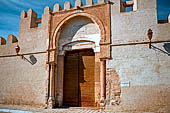 Kairouan, tratto meridionale delle mura della medina nei pressi di Bab el Khoukha. 