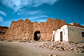 Ksar Megalba, l'ingresso al granaio fortificato. 