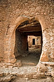 Ksar Megalba, dettaglio dell'ingresso al granaio fortificato. 