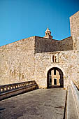 Dubrovnik, le fortificazioni - Porta Ploe, porta interna.