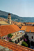 Dubrovnik, il chiostro del monastero francescano visto dalle mura della citt