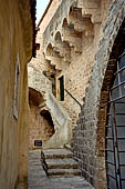 Dubrovnik, la salita alle mura nei pressi del monastero domenicano.