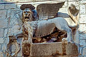 Hvar, Lesina - Il leone di San Marco sui muri della citt vecchia.