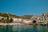 Hvar, Lesina - Vista dal porto