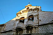 Sebenico, chiesa dell'Assunzione. Il caratteristico campanile a bovindi. 