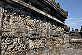 Borobudur reliefs - First Gallery, Northern side - Panel 81-82. 