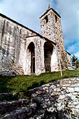 Escursione in Val Pennavaire (Liguria di Ponente) - l'antico oratorio di San Bartolomeo nel paese di Alto.