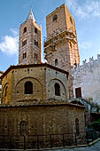 Albenga (Liguria di Ponente) - il Battistero a lato della cattedrale.