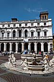 Bergamo Alta - Piazza Vecchia con l'ex palazzo municipale.