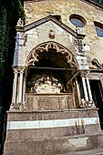 Corenno Plinio - funerary sarcophagus of the counts Andreani, San Tommaso from Canterbury church