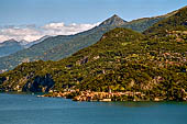 Lago di Como, panorama di Varenna e dell'alto lago 