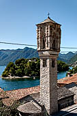 Lago di Como - Chiesa di S. Maria Maddalena a Ospedaletto (Ossuccio) il curioso campanile in stile pseudo-gotico. 