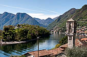 Lago di Como - Chiesa di S. Maria Maddalena a Ospedaletto (Ossuccio) il curioso campanile in stile pseudo-gotico. 