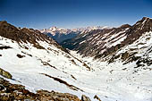 Orobie - Passeggiata da Foppolo al Passo Dordona, ci affacciamo sulla lunga Valmadre che porta fino in Valtellina