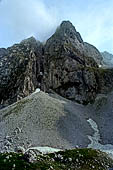 Salendo per la Val Vione  al Passo della Guaita.