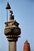 Bhaktapur - Durbar Square - Statue of Bhupatindra Malla King. 