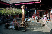 Bhaktapur - Tadhunchen Bahal monastery (xv c) - the inner courtyard 