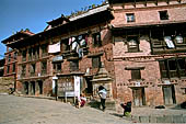 Bhaktapur - Along the road that leads to Hanuman Ghat.