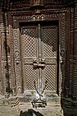 Bhaktapur - Taumadhi Tole - Nyatapola Temple. Detail of the Siddhi Lakshmi shrine at the top of the temple.