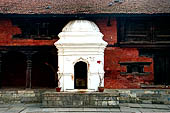 Kathmandu - Durbar Square. Hanuman Dhoka: Nasal Chowk.