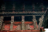 Kathmandu - Durbar Square. Hanuman Dhoka: Nasal Chowk. Detail of the carved wooden struts. 