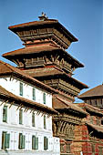 Kathmandu - Durbar Square. Hanuman Dhoka: Basantapur tower 