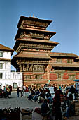 Kathmandu - Durbar Square. Hanuman Dhoka: Basantapur tower