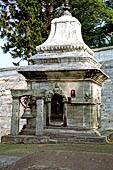 Pashupatinath Temple (Deopatan) - shivalaya (lingam shelters).