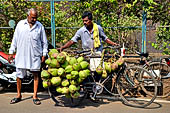 Orissa - Bhubaneswar, pilgrims, mendicants and colourful stalls near Lingaraja.