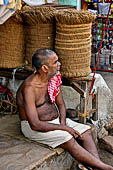 Orissa - Bhubaneswar, pilgrims, mendicants and colourful stalls near Lingaraja.