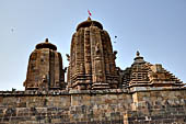 Orissa - Bhubaneswar, Brahmesvara temple. The high enclosure walls enclosing the temple complex.