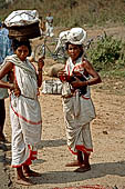 Orissa Rayagada district - people of the Dongria Kondh tribe at the Chatikona market.