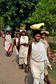 Orissa Rayagada district - people of the Dongria Kondh tribe at the Chatikona market.