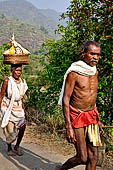 Orissa Rayagada district - people of the Dongria Kondh tribe at the Chatikona market.