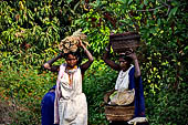 Orissa Rayagada district - people of the Dongria Kondh tribe at the Chatikona market.