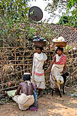 Orissa Rayagada district - people of the Dongria Kondh tribe at the Chatikona market.